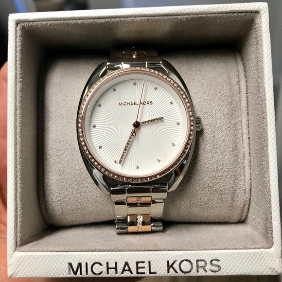 Michael Kors Collection Accessories - Brand new Michael Kors watch (never worn)